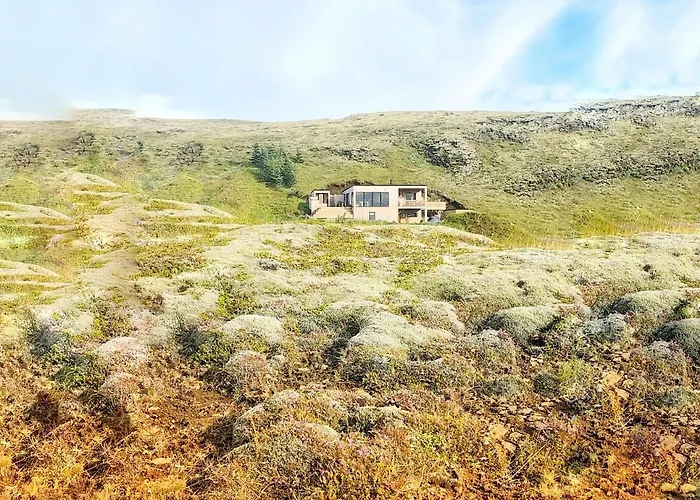 Beautiful Cottage With Mountain View